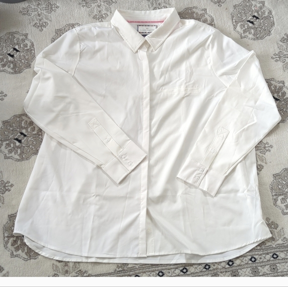 L/XL: Modern Ambition Travel Shirt - Picture 3 of 11